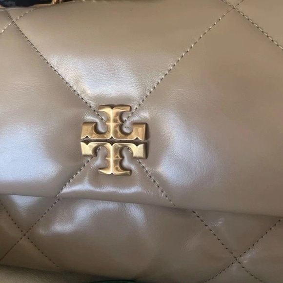TORY BURCH
TAUPE OAK DIAMOND QUILT CONVERTIBLE SHOULDER CROSS BODY BAG NWT $575
